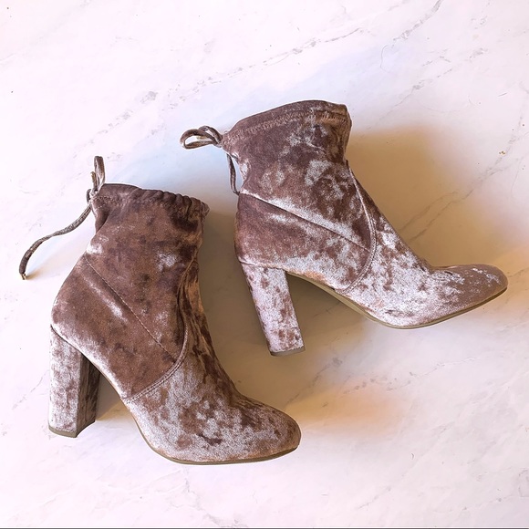 Report Shoes - Report Light Pink Crush Velvet Heels